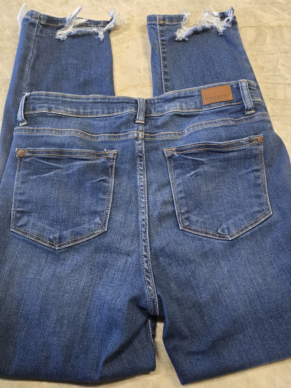 Judy Blue Mid Rise Jean's - Picture 2 of 4